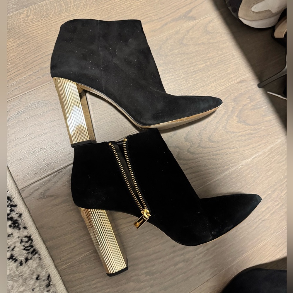 Michael Kors Elegant Black and Gold Ankle Boots
